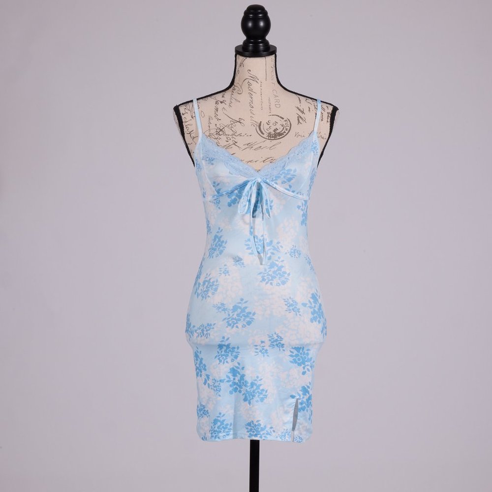 BLUE LACEY FLORAL BEACH DRESS